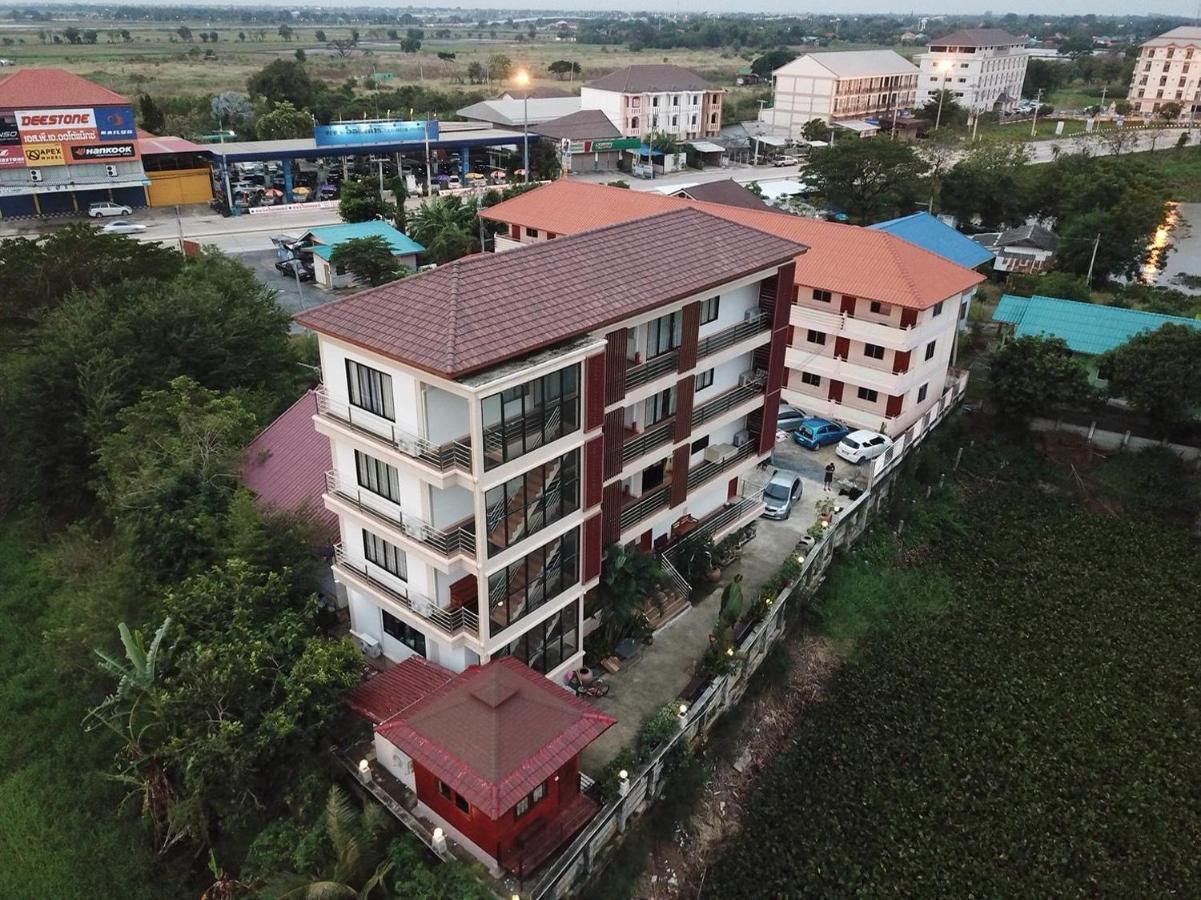 Hotel Onvara Place à Ayutthaya Extérieur photo